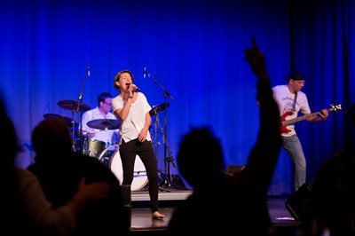 Tolle Stimmung beim dm Benefizkonzert 